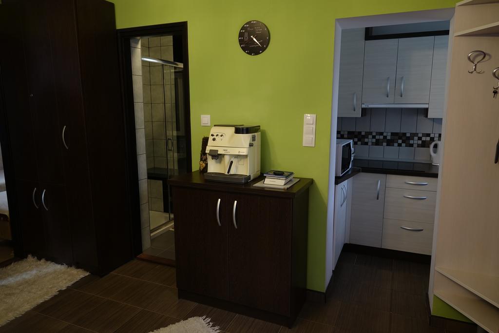 Mesteri Apartman Bagian luar foto